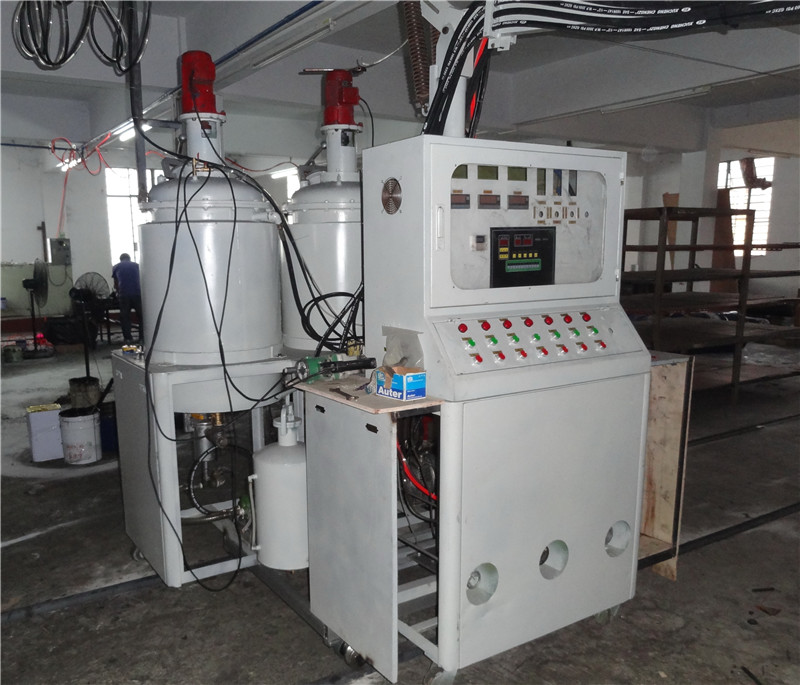 聚氨酯高壓發泡機
